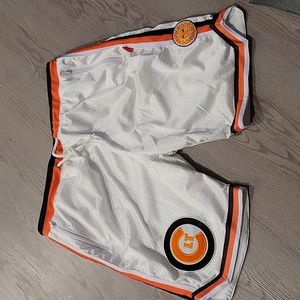 NWOT Zeuway mens Shorts size XXL ( more like a XL)